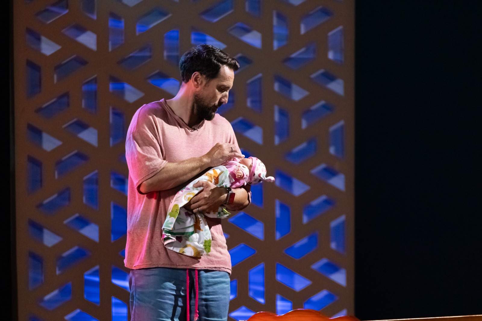 E vremea ultimei investiții din competiție, diseară, la Power Couple și a ultimei probe  pentru băieți: „După atâtea săptămâni, nu vă pot șoca cu nimic”. Show-ul, lider detașat de audiență