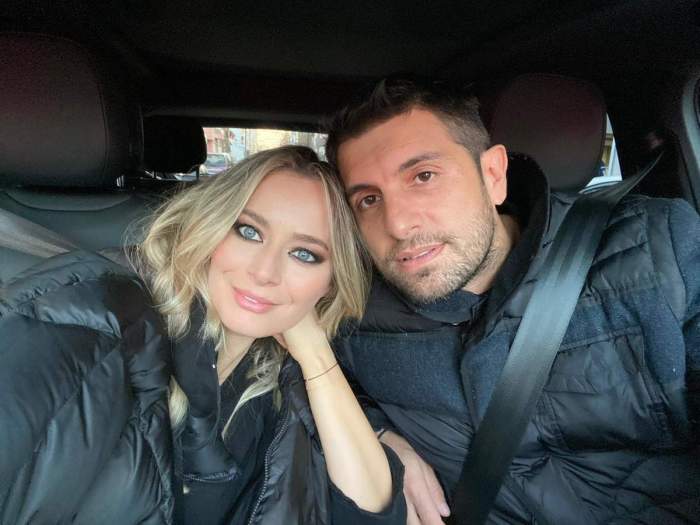 Laura Cosoi și soțul său, în mașină