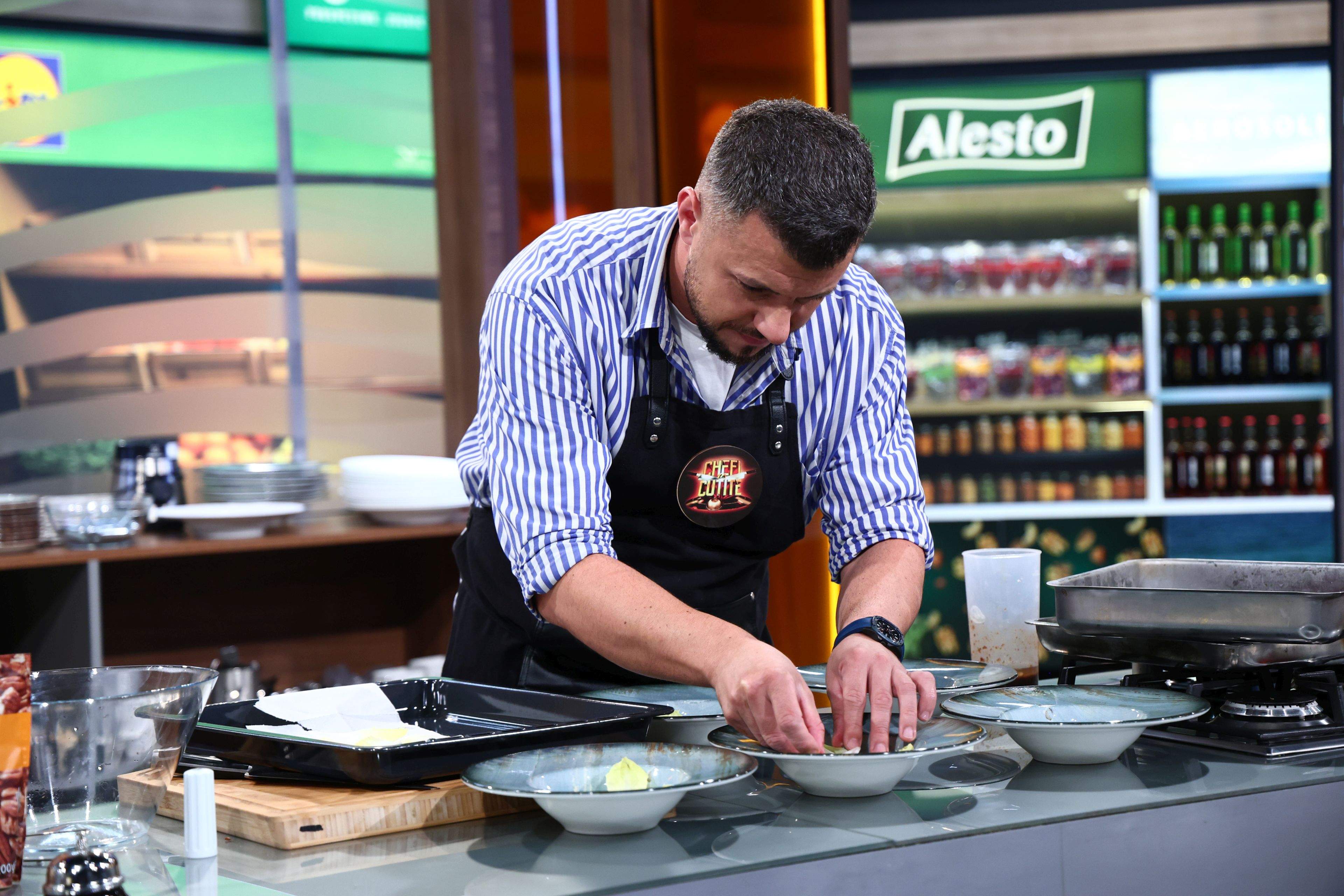 Din 2 martie, începe noul sezon Chefi la cuțite. Cu o experiență de 18 ani ca bucătar în Irlanda, Ștefan Turian intră încrezător în audiții: ”Am venit să le sting lumina juraților!