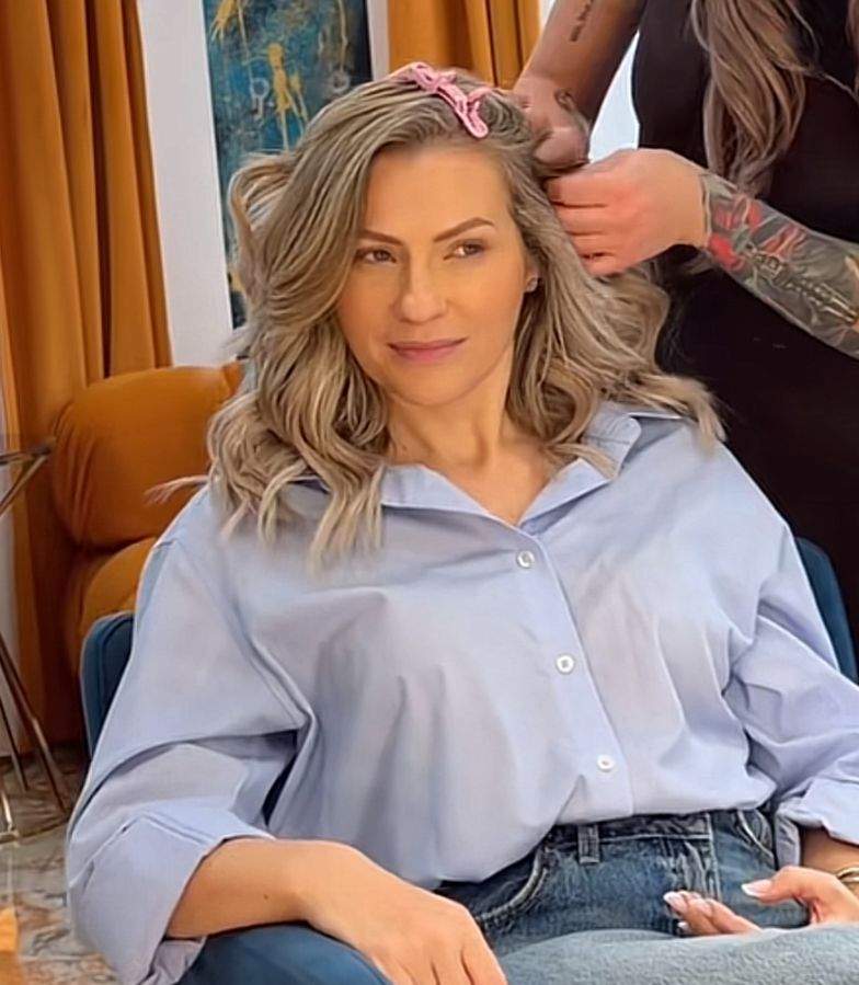 Mirela Vaida, la salon