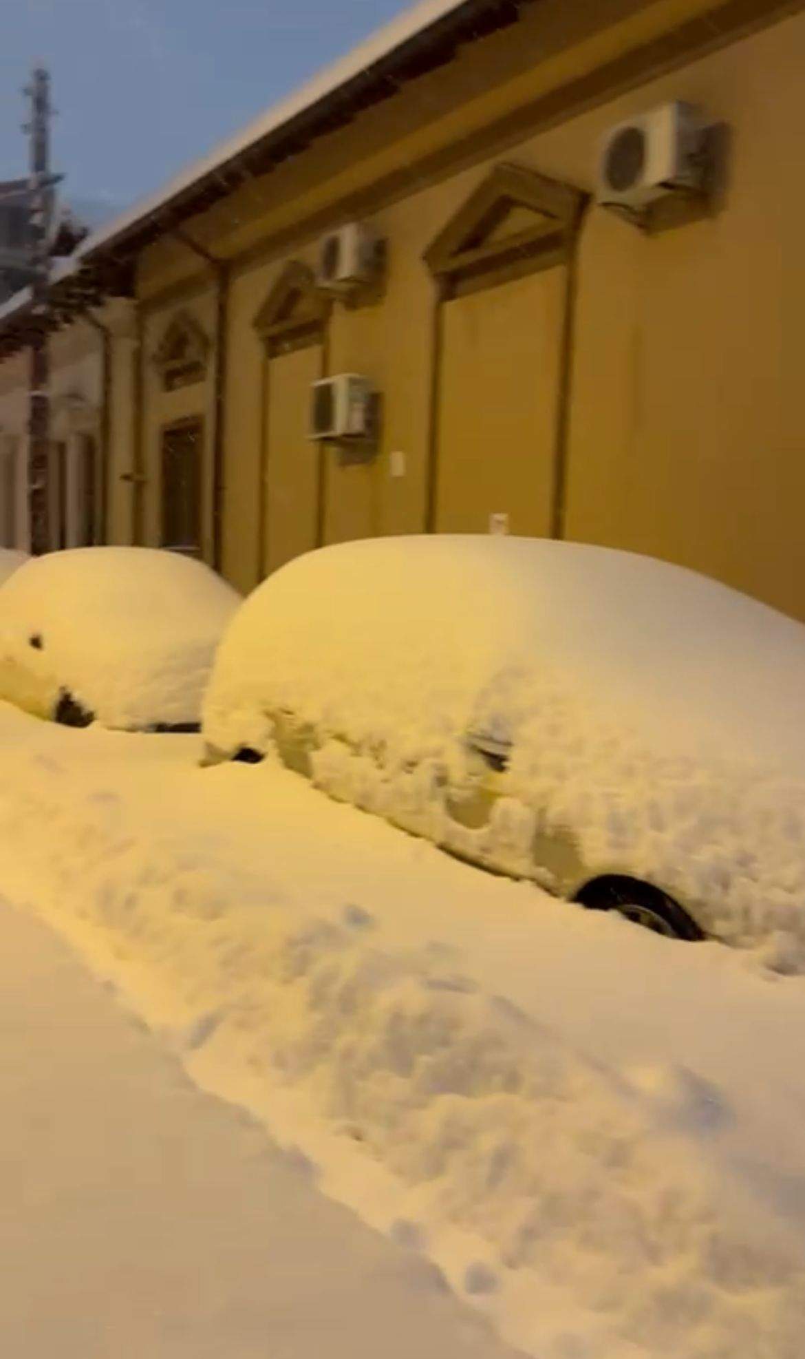 Străzi înzăpezite