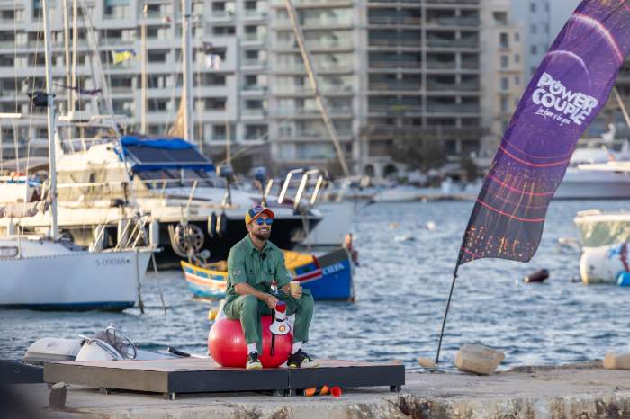 În această seară, de la 20:30, Dani Oțil provoacă cuplurile la ultima probă înainte de săptămânii finale! Power Couple, lider detașat de audiență