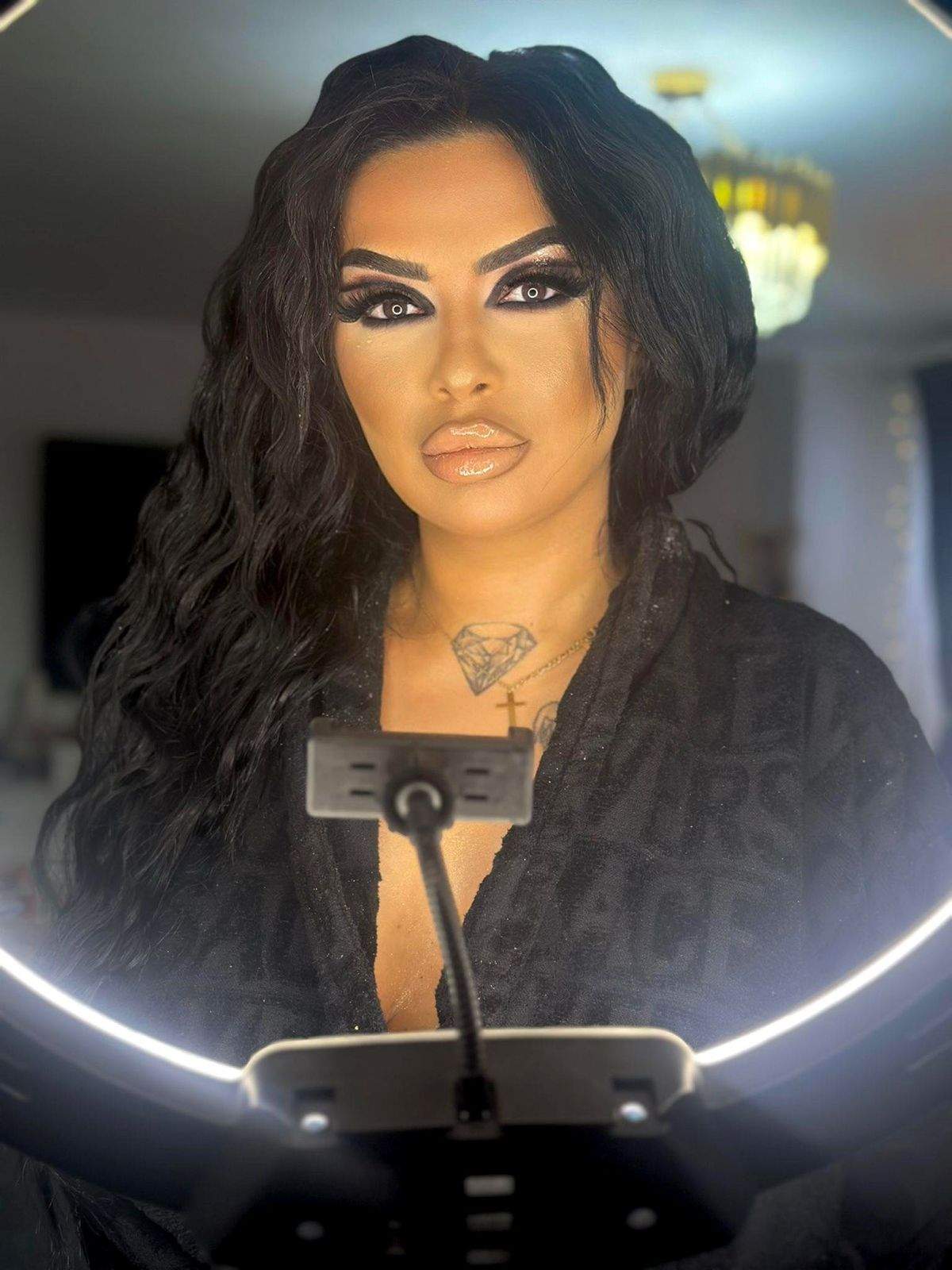 Raluca Drăgoi, machiată