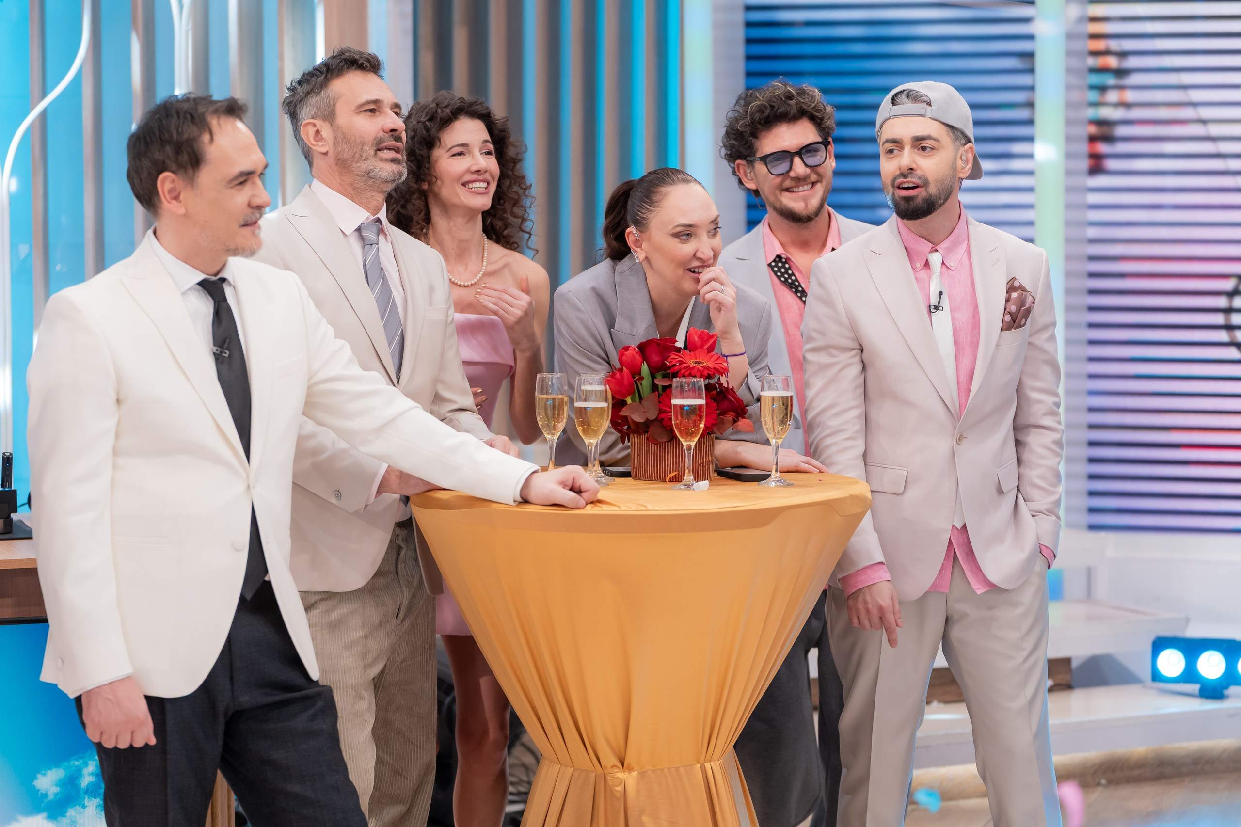 Telespectatorii, invitați speciali ai super ediției aniversare de majorat Super Neatza cu Răzvan şi Dani. Emisiunea, lider detaşat de audiență!