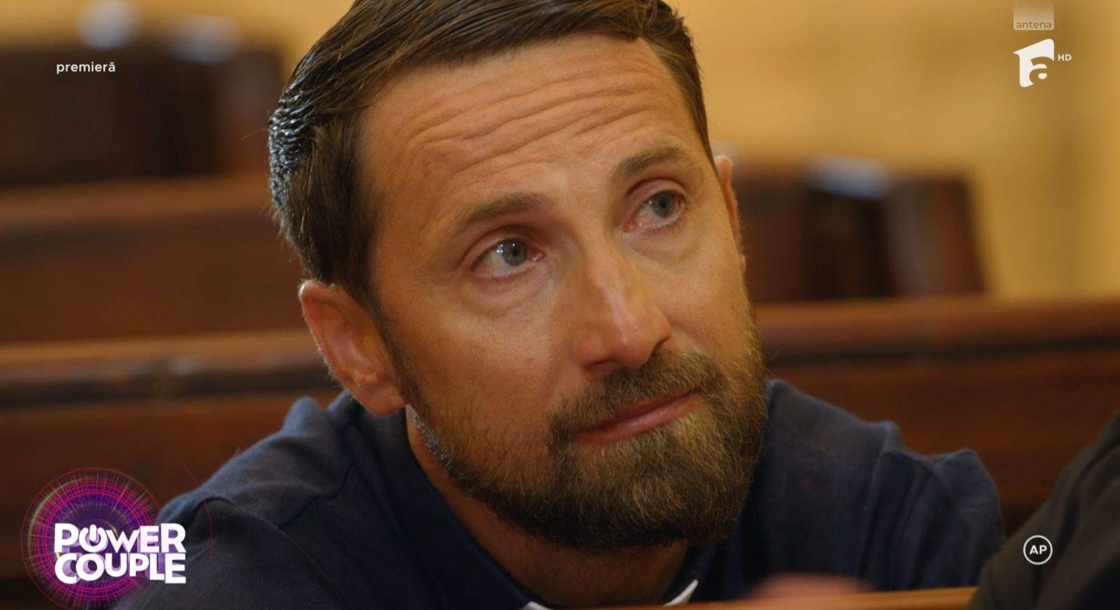 Dani Oțil, cu ochii înlăcrimați