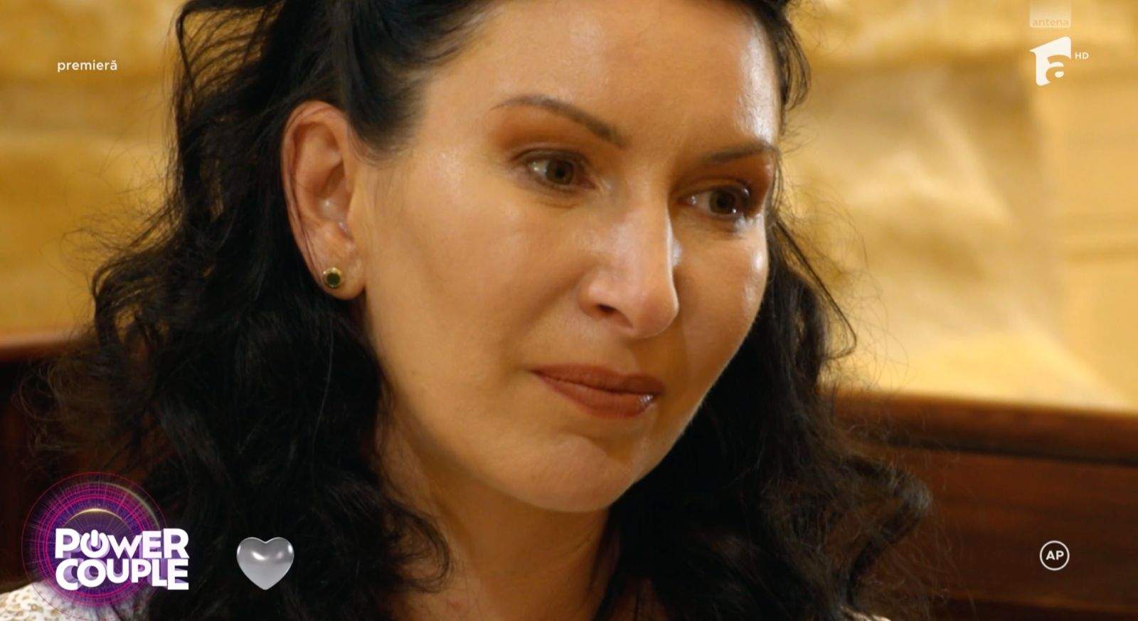 Soția lui Cătălin Zmărăndescu, cu lacrimi în ochi