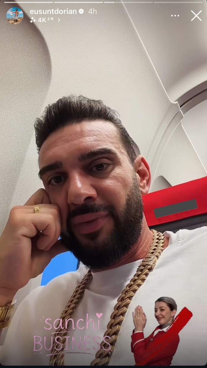 Dorian Popa, pe scaun, în avion