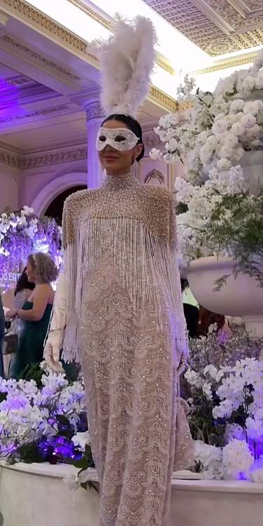 Stilistul vedetelor, Eniko Szanto, dă verdictul! Ce vedete s-au îmbrăcat impecabil și ce vedete au gafat la balul mascat al momentului