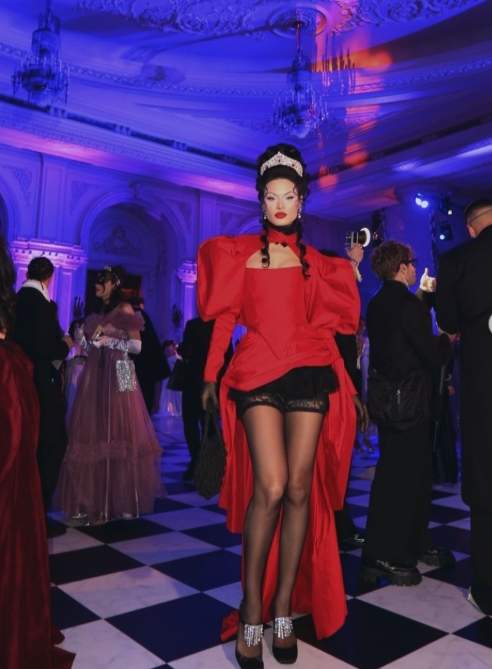 Stilistul vedetelor, Eniko Szanto, dă verdictul! Ce vedete s-au îmbrăcat impecabil și ce vedete au gafat la balul mascat al momentului