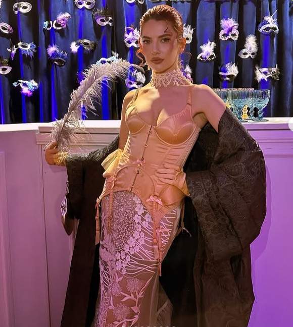 Stilistul vedetelor, Eniko Szanto, dă verdictul! Ce vedete s-au îmbrăcat impecabil și ce vedete au gafat la balul mascat al momentului