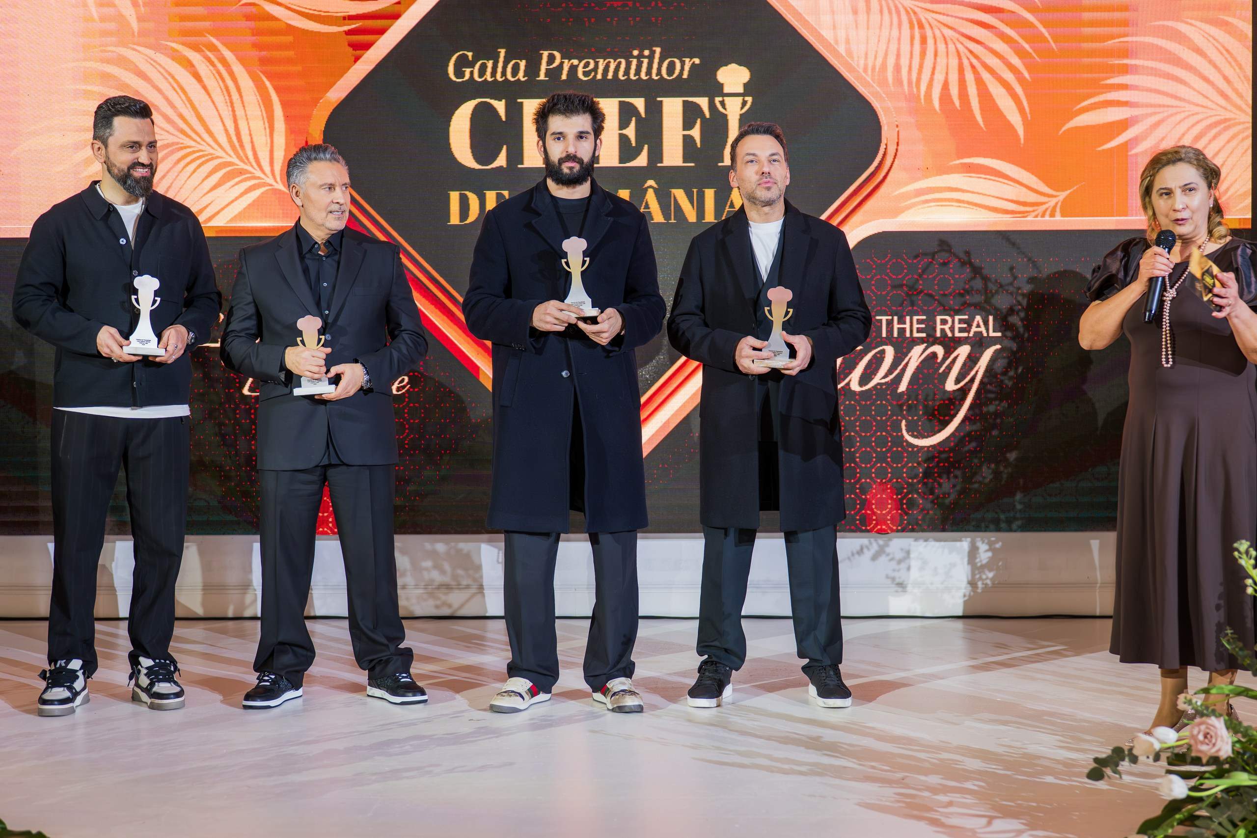 Jurații Chefi la cuțite, premiați aseară la Gala Chefi de România. Chef Richard: ”Premiul acesta vorbește despre revoluția culinară creată de noi la Chefi la cuțite”