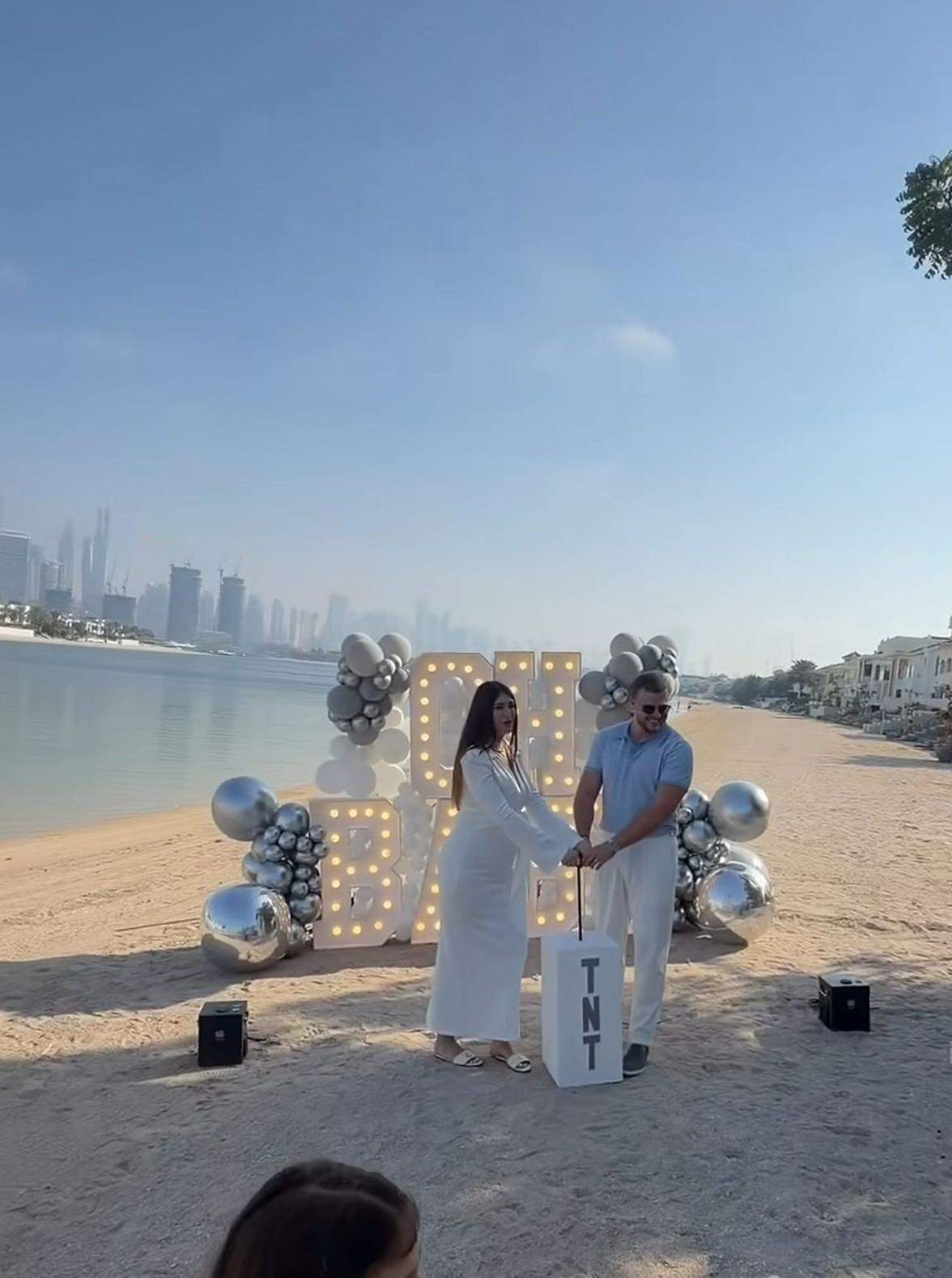 Imagini de la gender revealul unde au fost prezenți și Georgiana Lobonț și Rareș Ciciovan