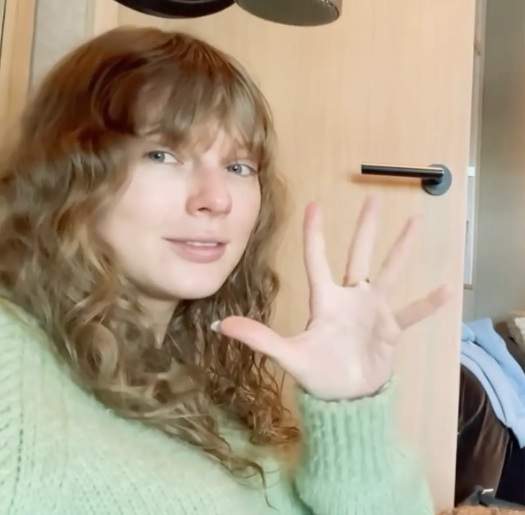 Cum arată Taylor Swift fără pic de machiaj! Imaginile cu artista fac furori