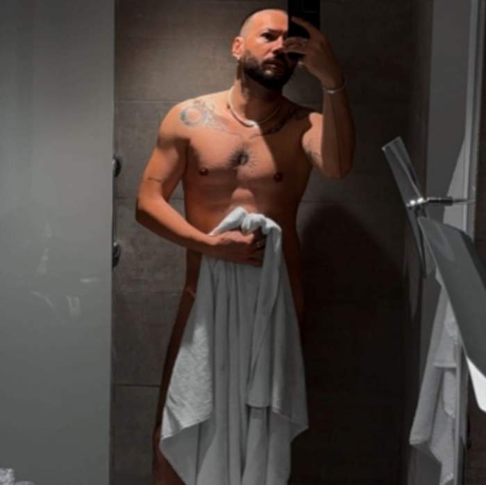 Bogdan Boantă, în baie, doar cu un prosop pe el