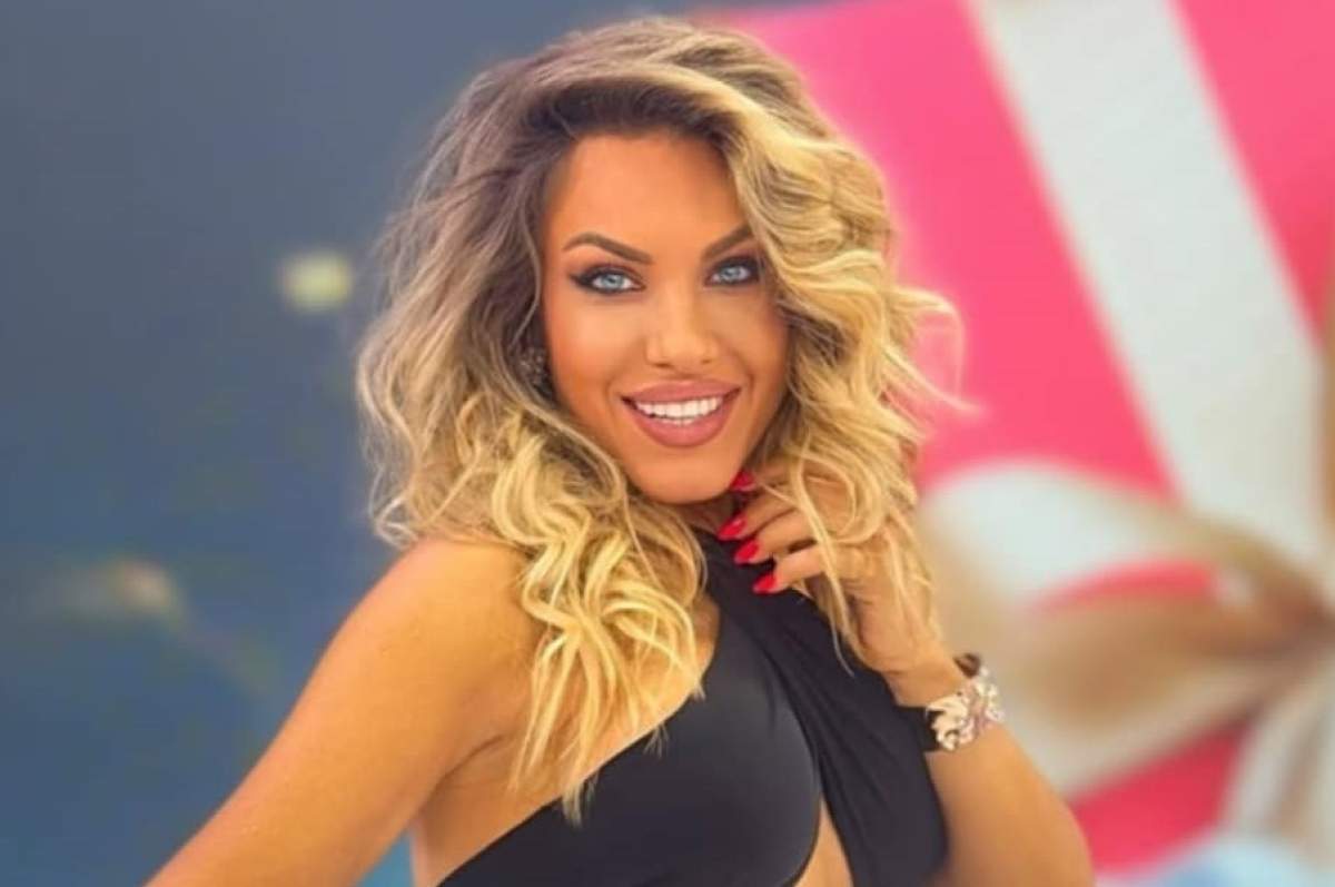 Amna, coafată și machiată