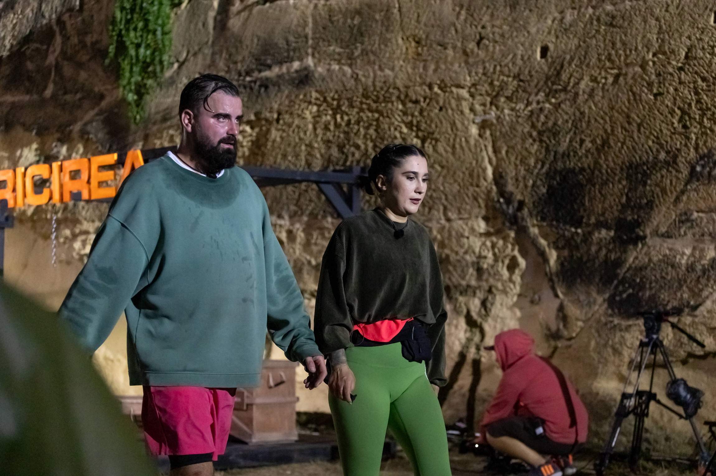 În această seară, sezonul 3 Power Couple își va găsi perechea câștigătoare! Trei echipe vor lupta, până la epuizare, într-o probă incredibilă