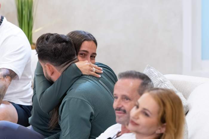 În această seară, sezonul 3 Power Couple își va găsi perechea câștigătoare! Trei echipe vor lupta, până la epuizare, într-o probă incredibilă