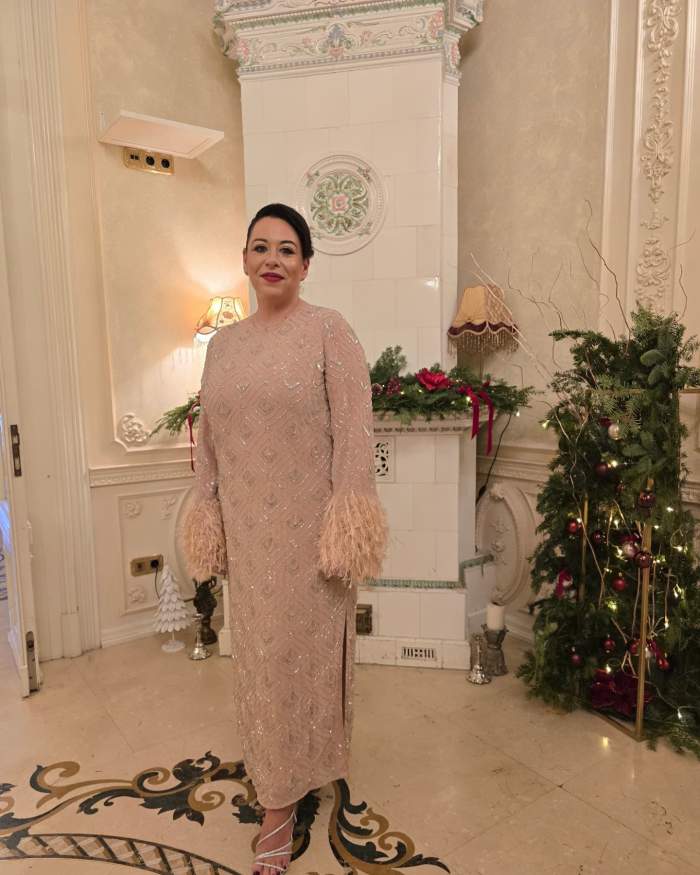 Oana Roman poartă rochie eleganta