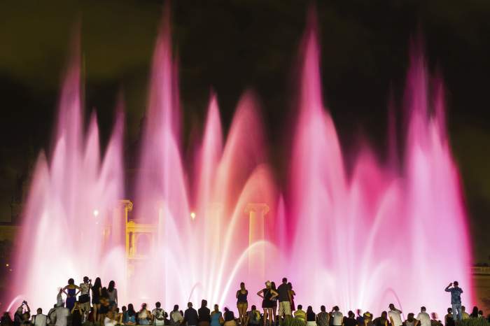 Ai de gând să vizitezi Barcelona? Ce trebuie să știi înainte să îți rezervi vacanța în acest oraș