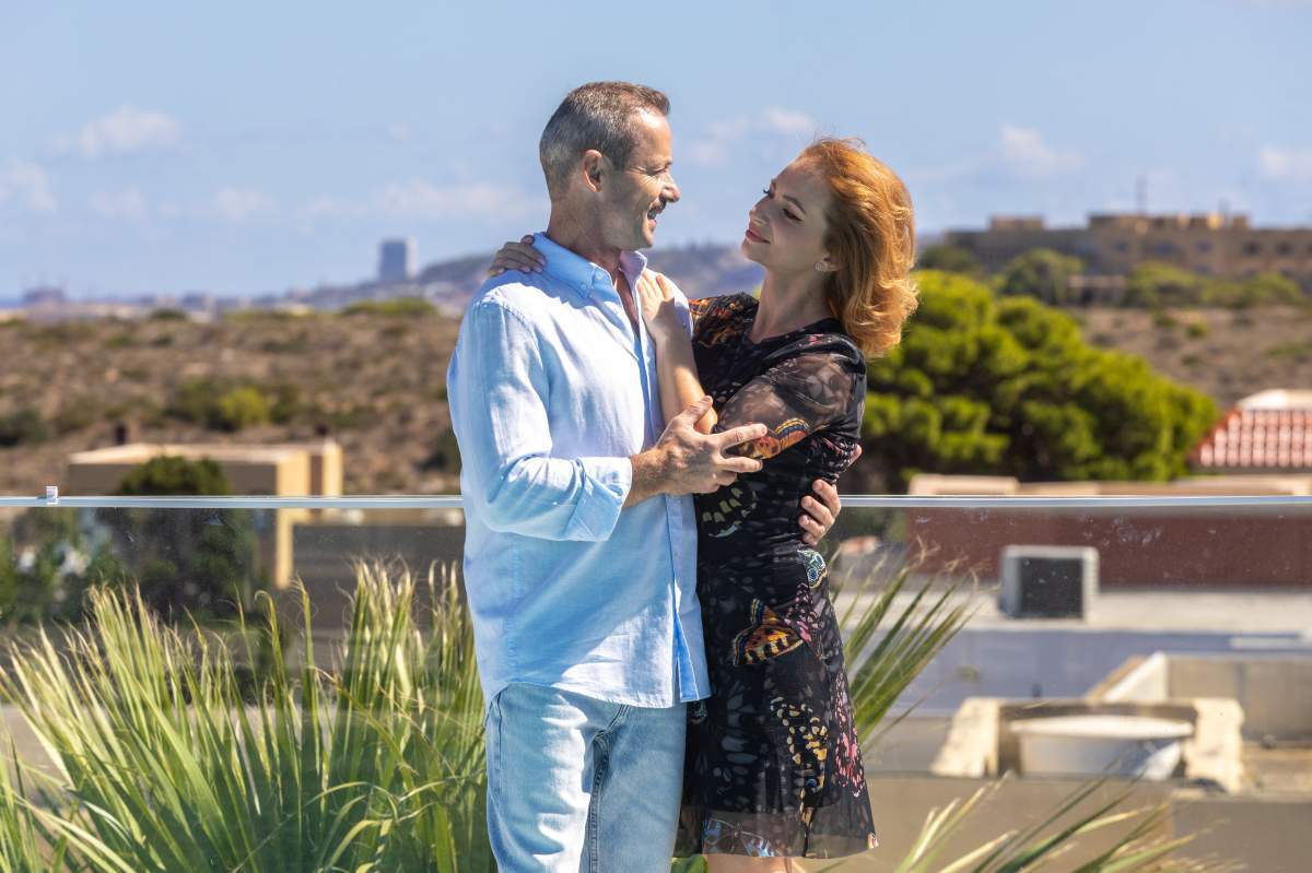 Simona și Marius Urzică, îmbrăcați elegant