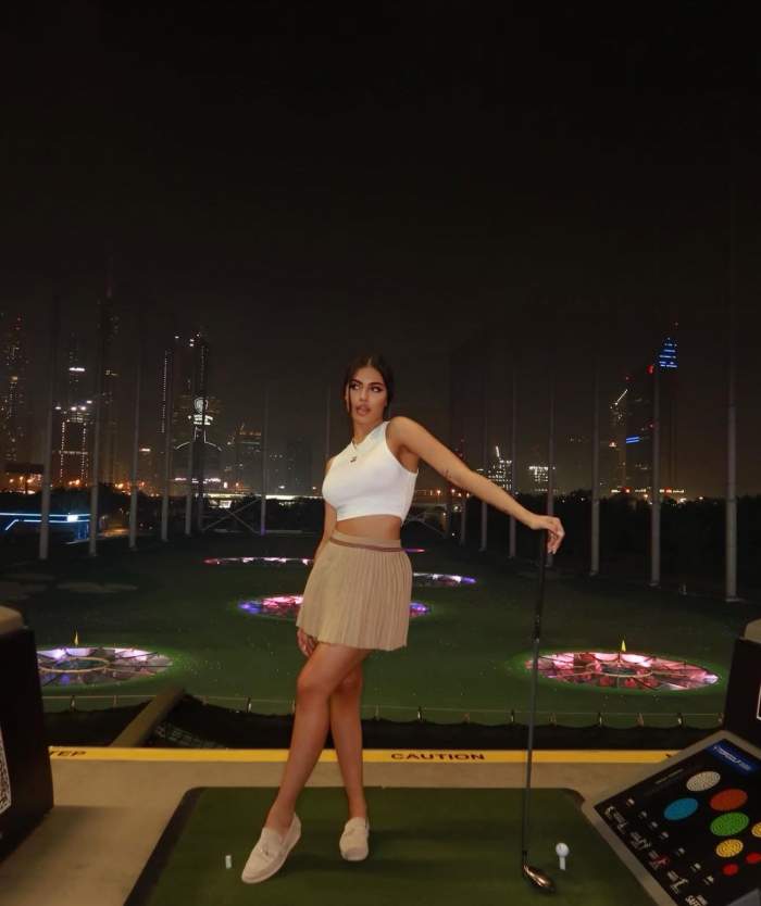 Vanessa, în Dubai, la golf