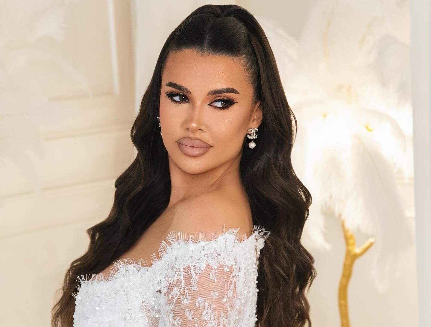 Andra Voloș și pregătirile pentru nuntă: O rochie spectaculoasă și un nou început Andra Voloș și pregătirile pentru nuntă: O rochie spectaculoasă și un nou început