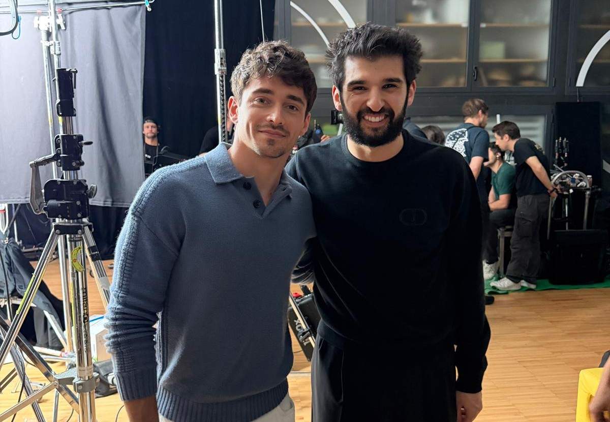 Juratul Chefi la cuțite Chef Richard Abou Zaki filmează la Milano cu pilotul F1 Charles Leclerc: ”De-abia aștept să se lanseze acest proiect fantastic!”