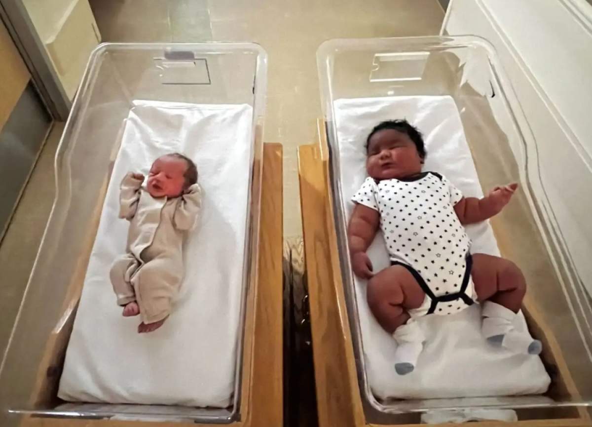 O mamă a adus pe lume un bebeluș uriaș, care a bătut toate recordurile. Micuțul a cântărit 5,9 kg la naștere