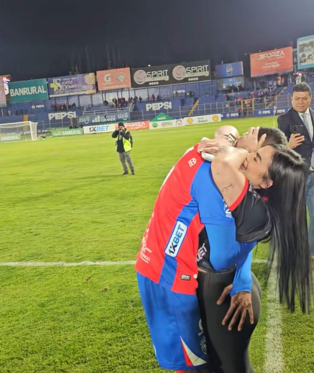 Derrikson Quiros și fosta iubită