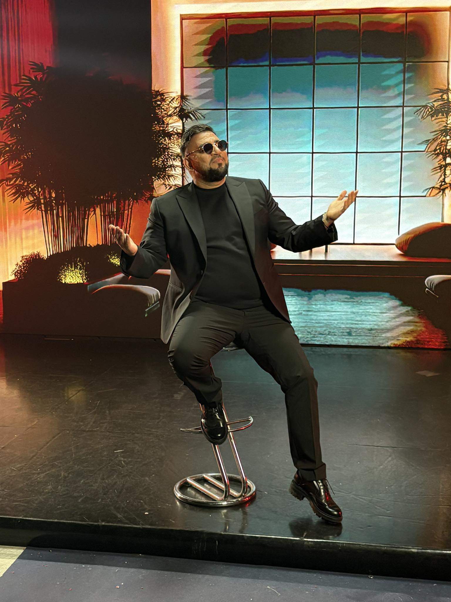 Costel Biju in studioul de filmare