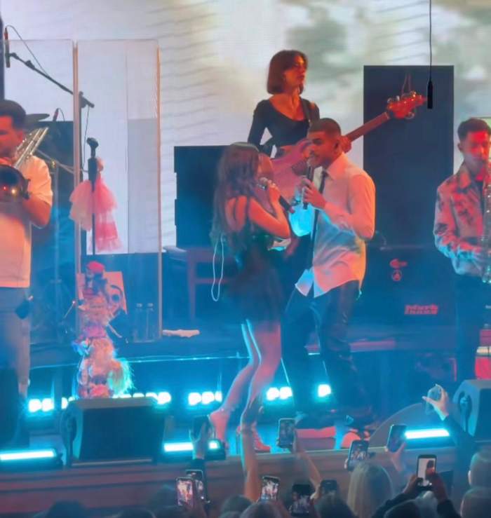 mira si andrei banuta pe scena