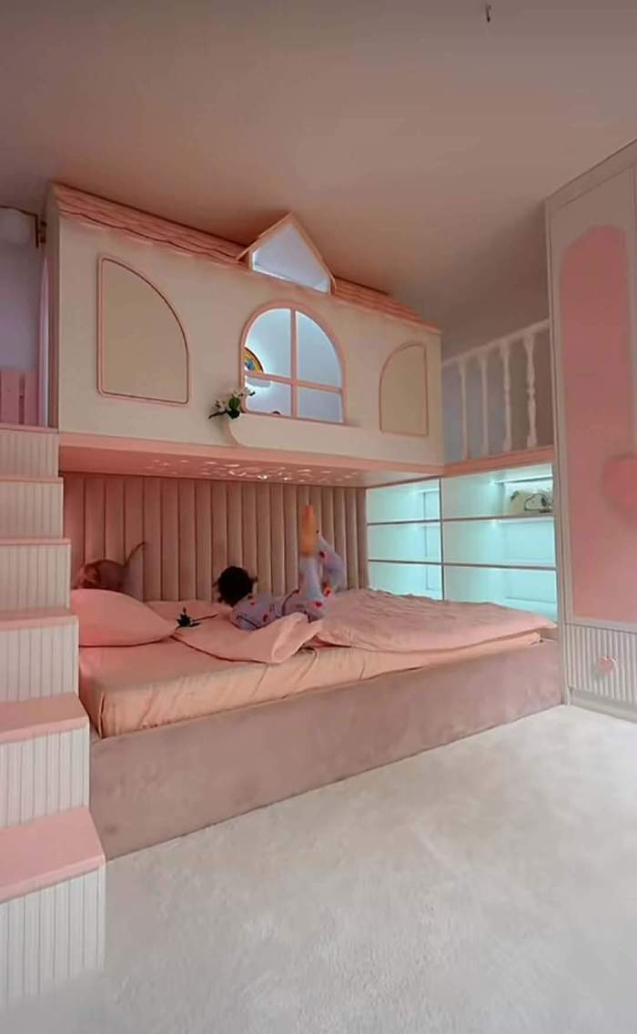 Camera fetișei Marisei Paloma