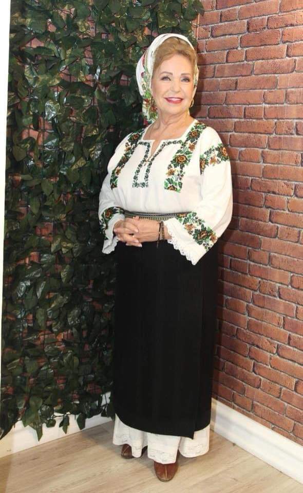 Miora Velicu zâmbeste