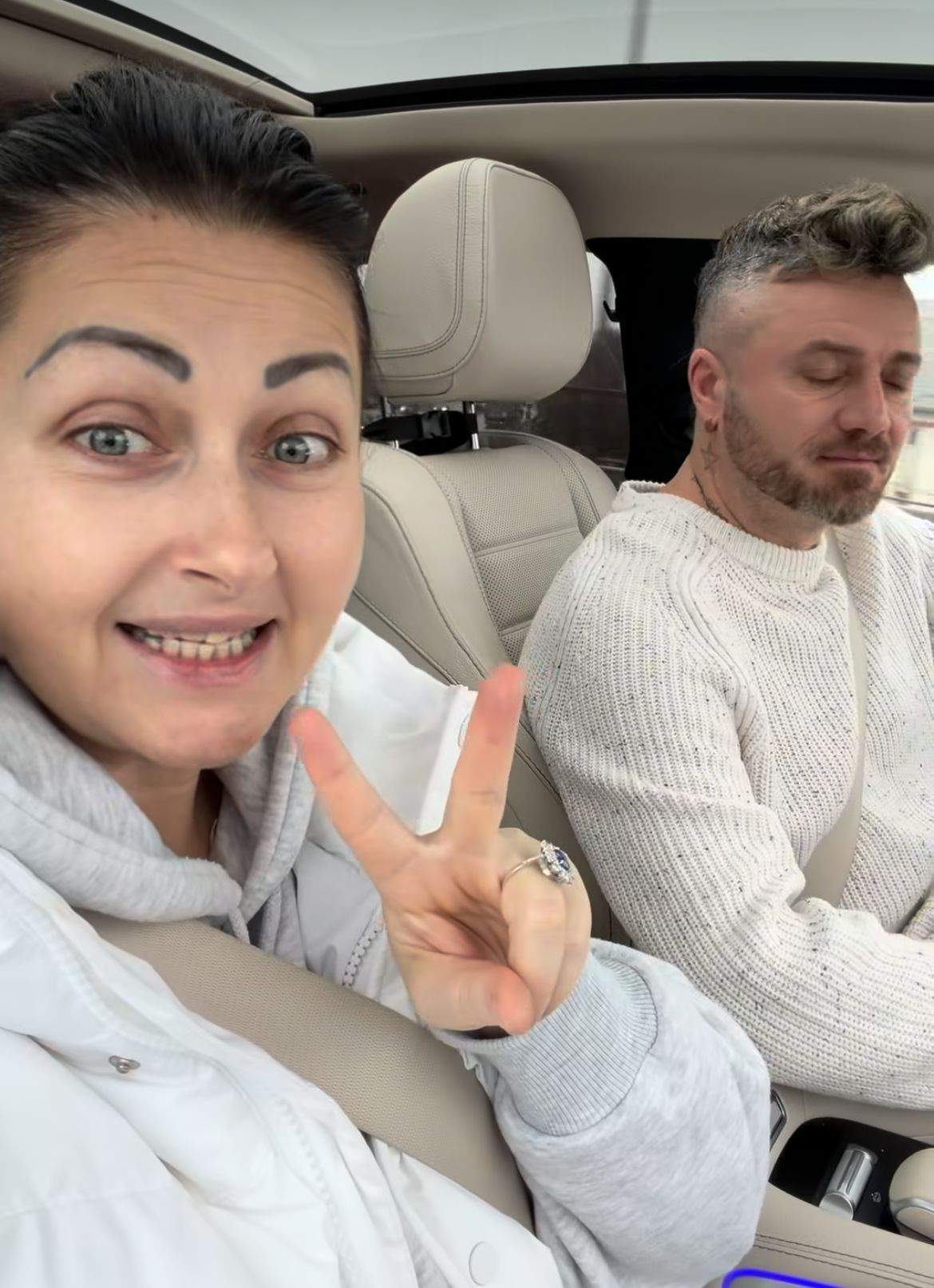 Gabriela Cristea și Tavi Clonda, în mașină