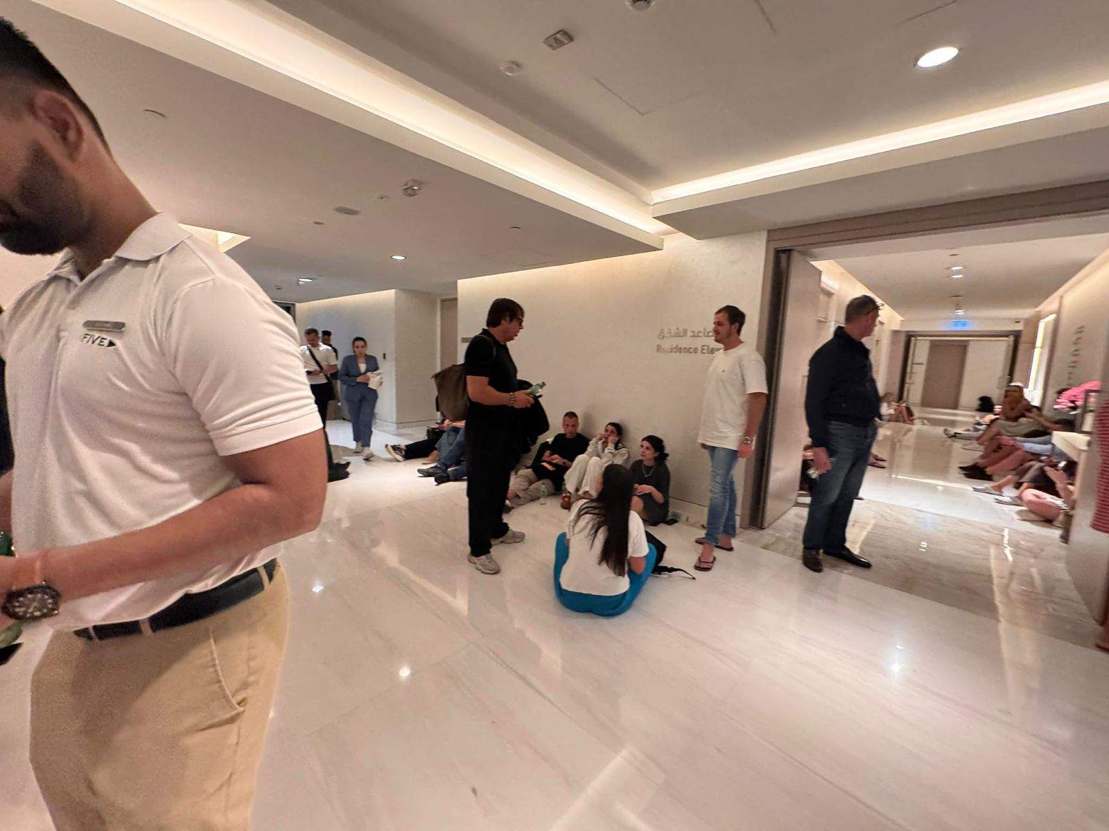 Persoane speriate într-un hotel din Dubai