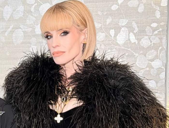 Kelly Osbourne, îmbrăcată elegant