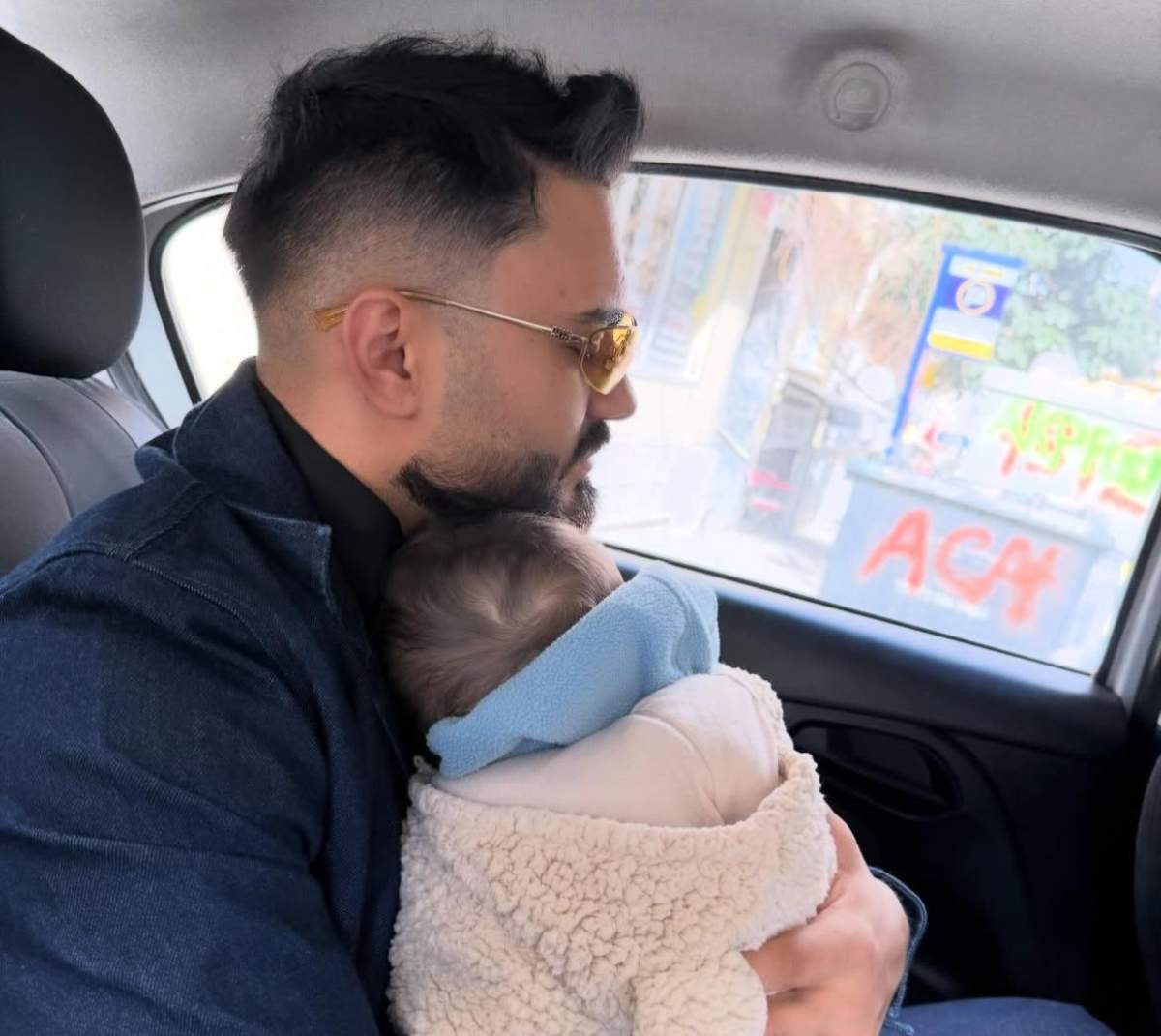 Jador și fiul lui, în mașină