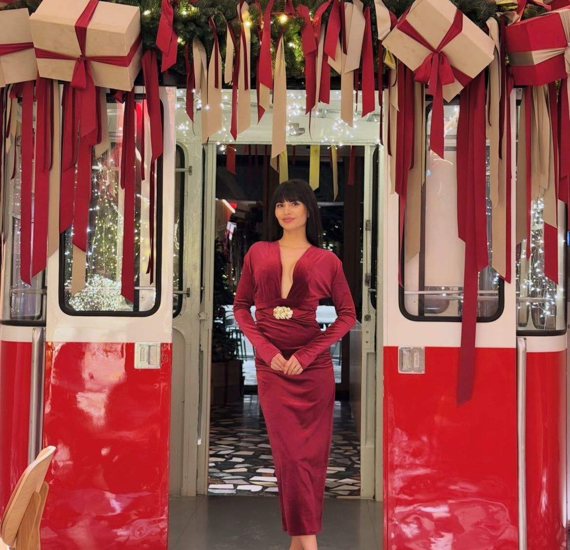 Orianda Donca, îmbrăcată elegant