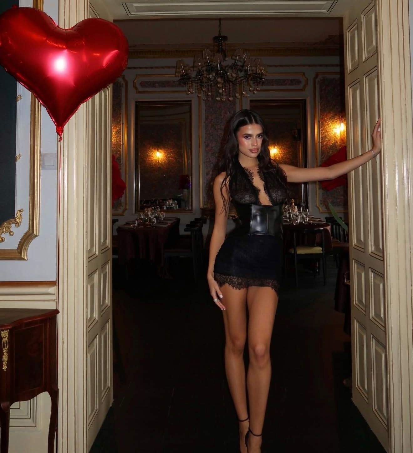 Iubita lui Mario Fresh, extrem de sexy