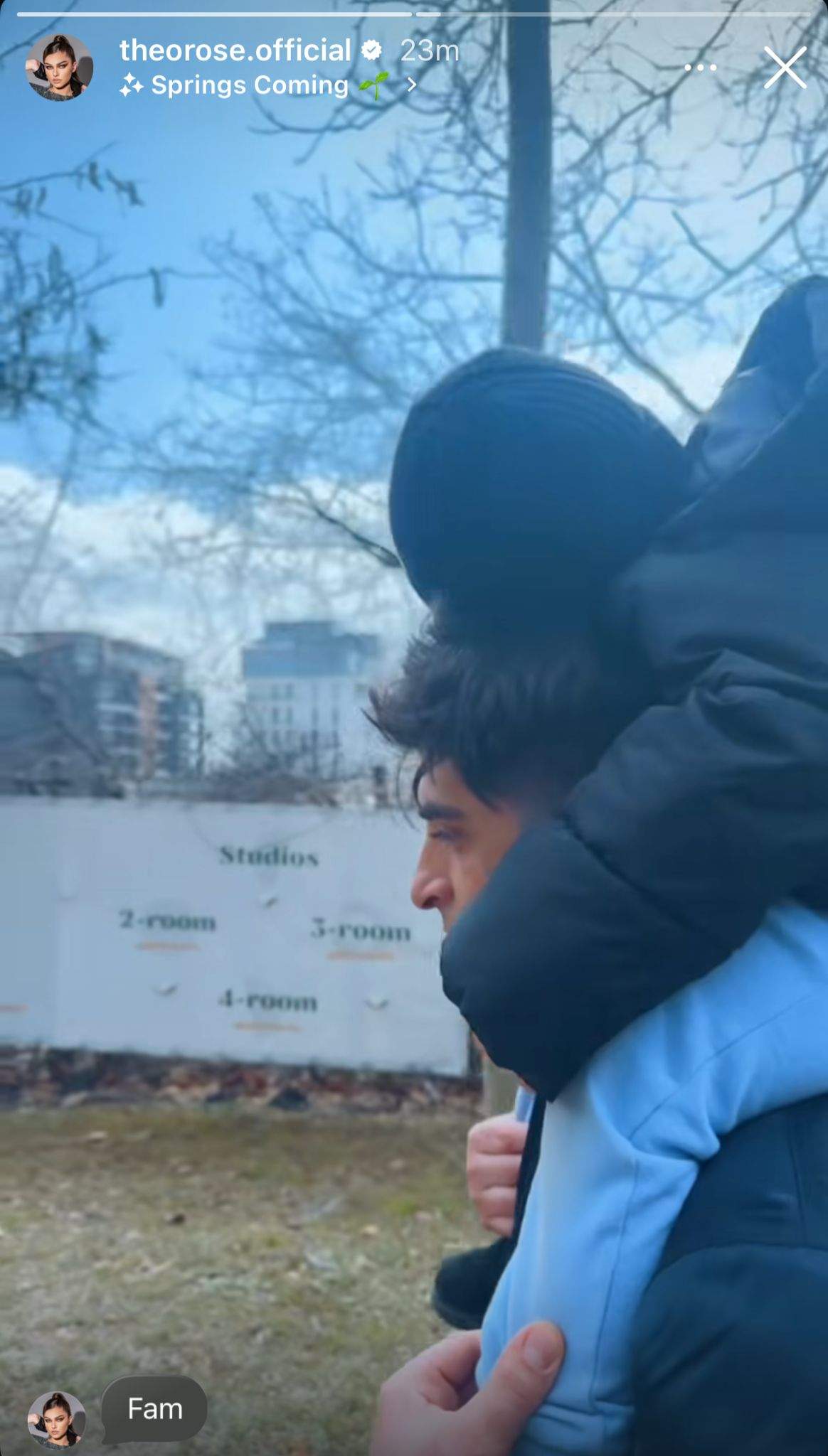 Fiul și fratele lui Theo Rose