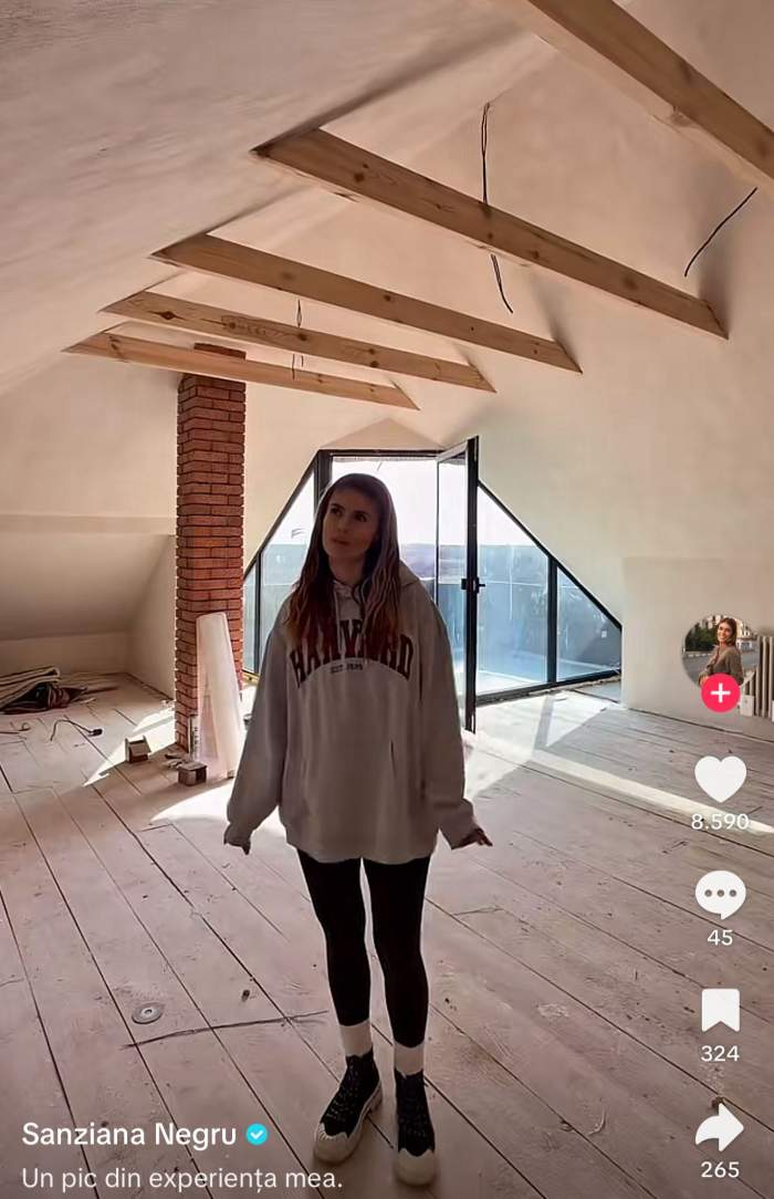 Sânziana Negru, în interiorul casei străbunicilor