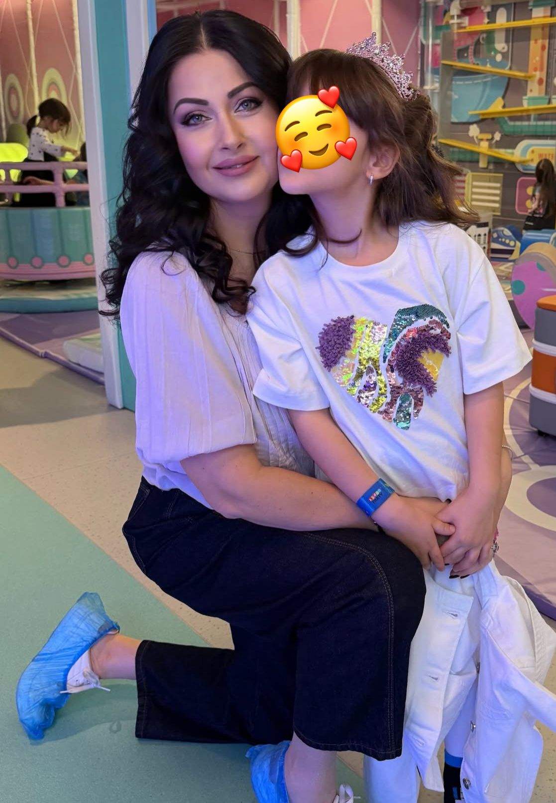 Gabriela Cristea, la petrecerea fiicei sale