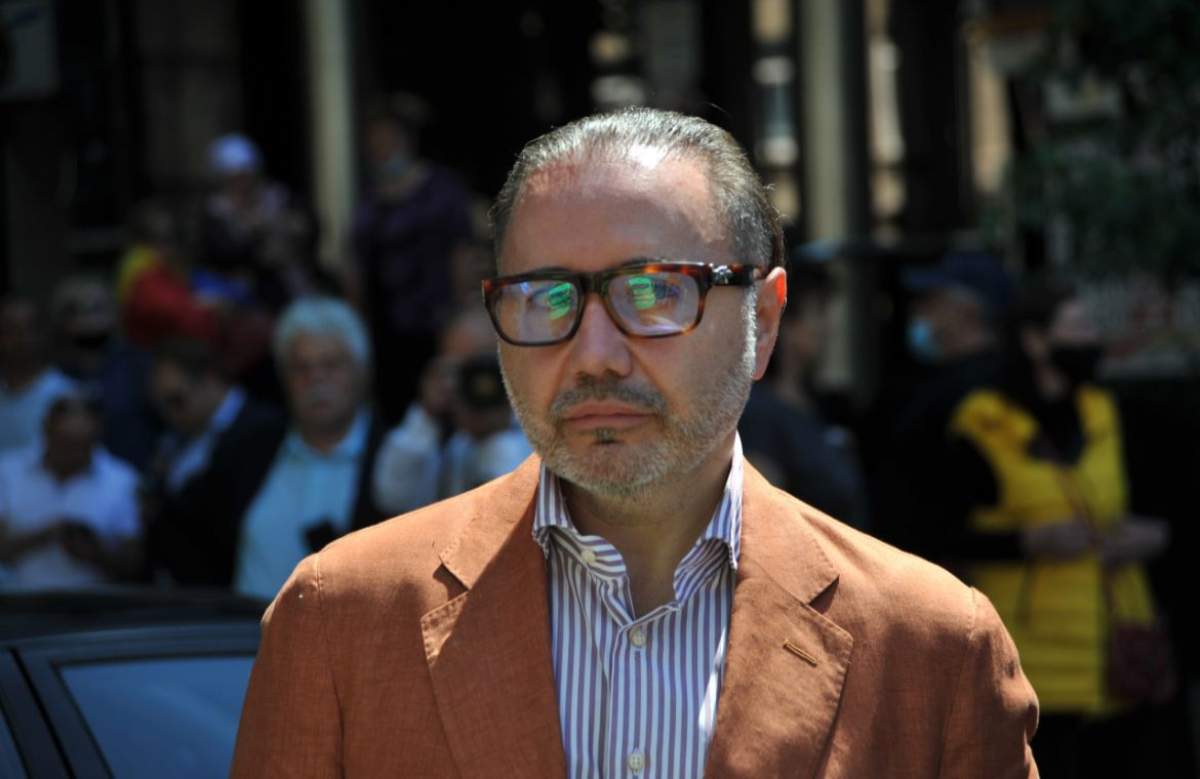 Cristian Rizea, cu ochelari