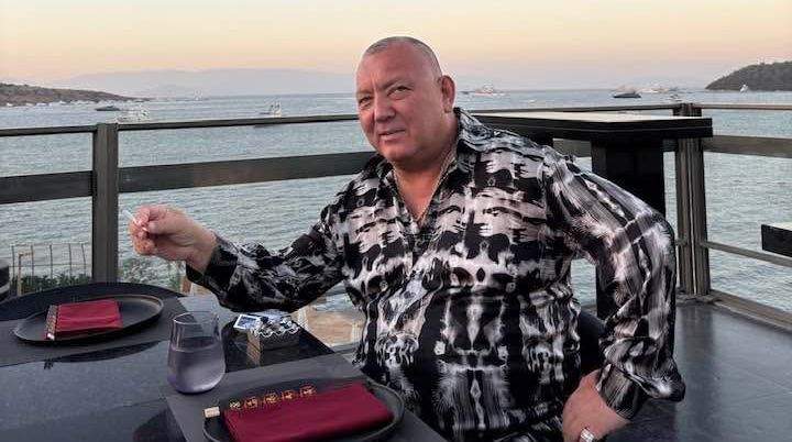 Nuredin Beinur, la malul mării