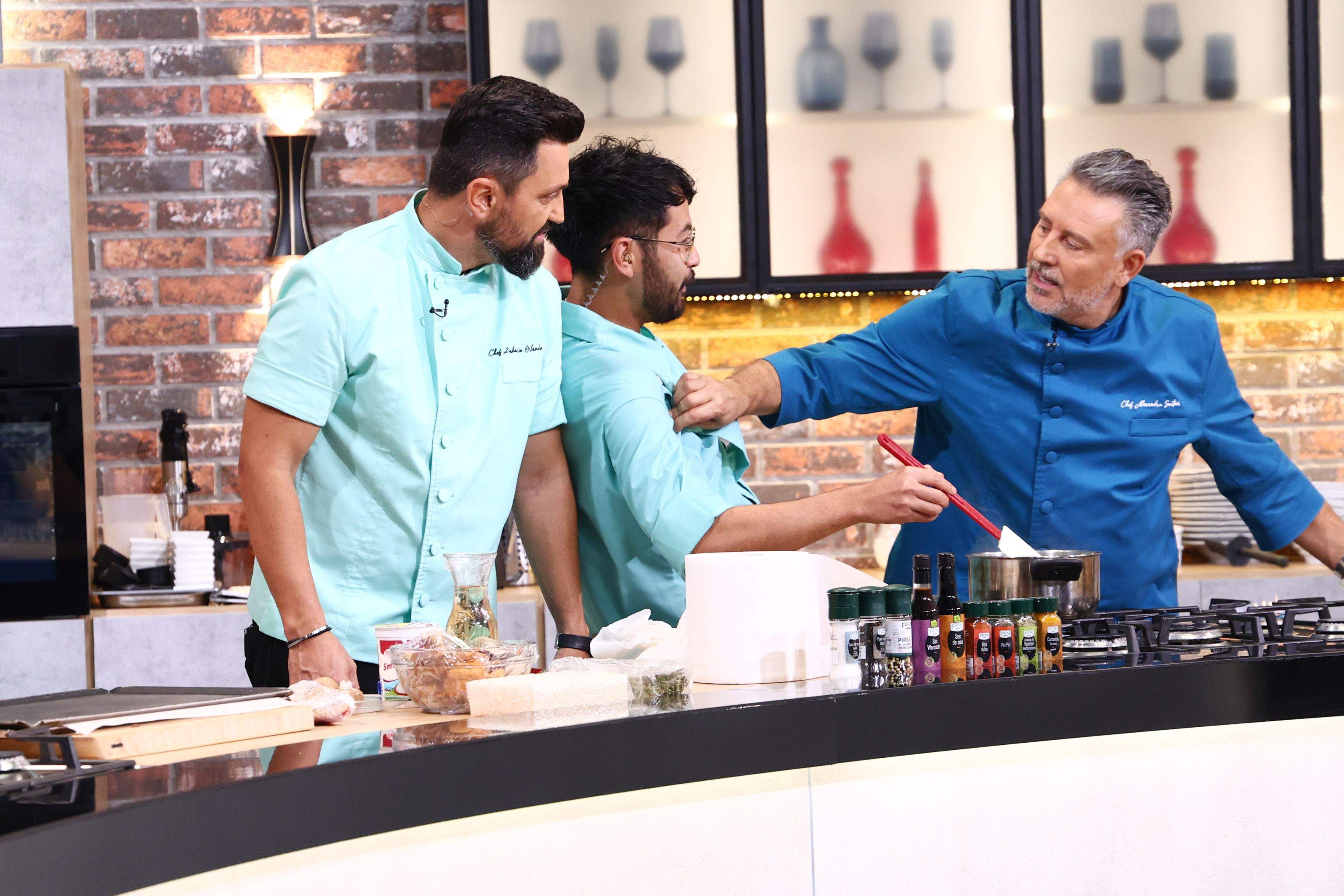 Chef Sautner oferă cuțitul de aur în ediția Chefi la cuțite de diseară, iar Florin Răducioiu vine la degustarea unei amulete puse în premieră la bătaie