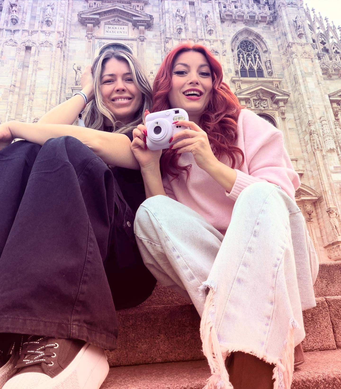 Elena Gheorghe impreuna cu sora sa, Ana Pîrvulescu