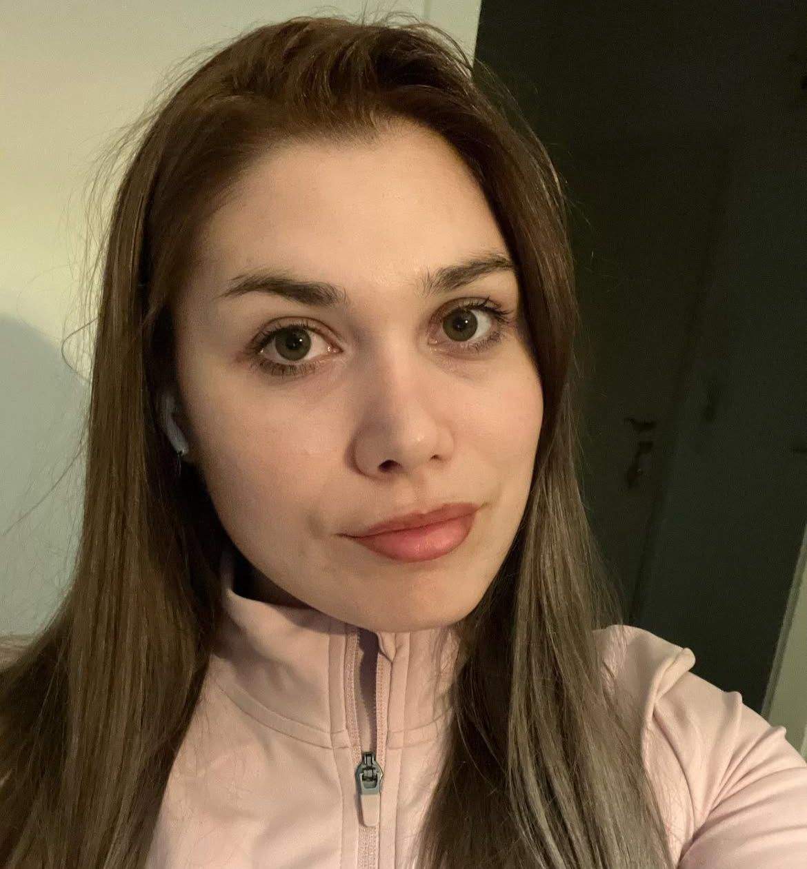 Alina Mădălina, machiată