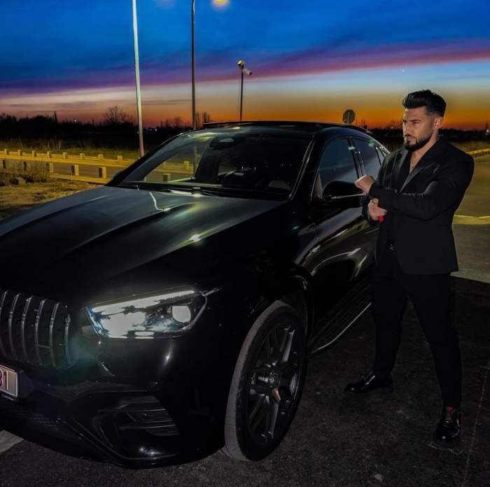 Bogdan Mocanu, lângă mașina sa