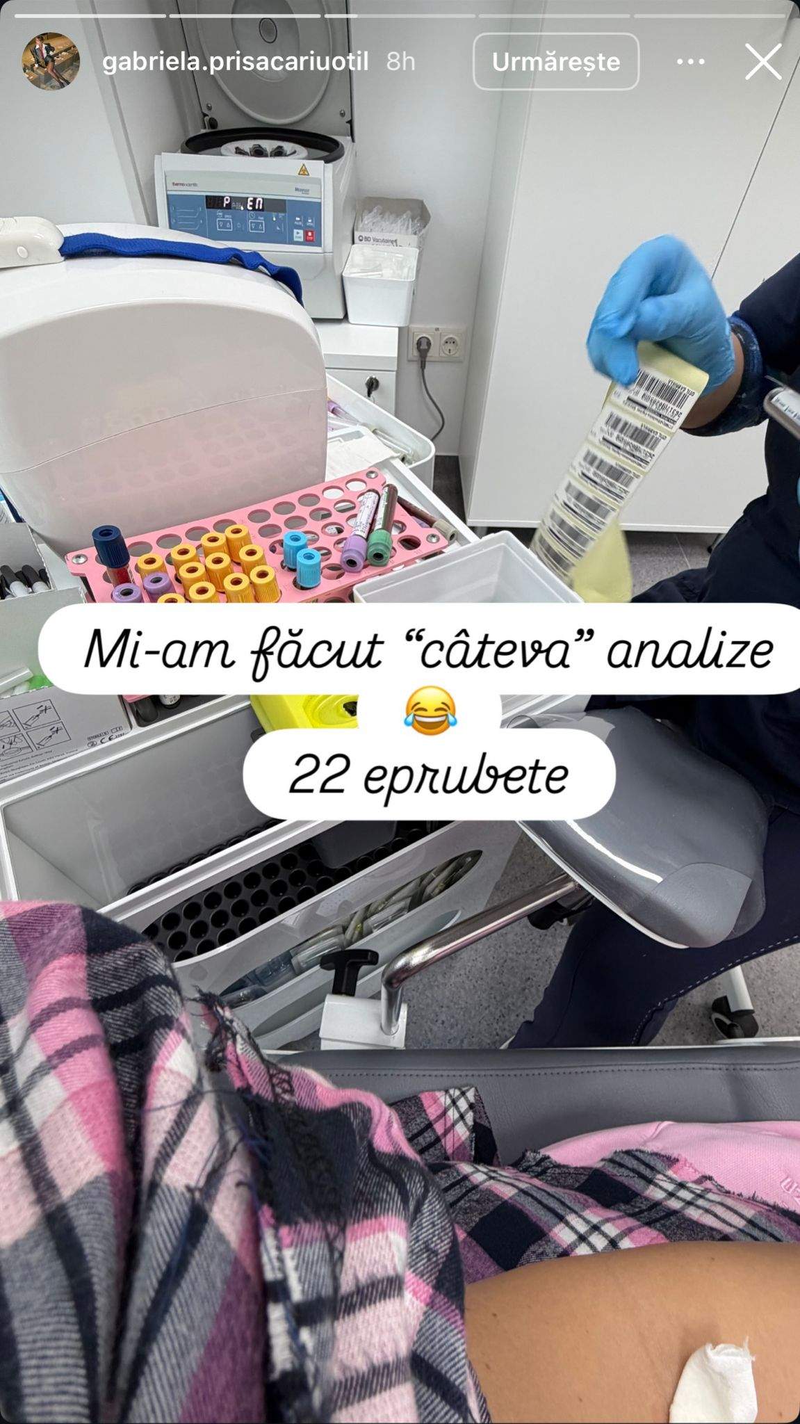 Gabriela Prisăcariu, în laboratorul de recoltare a analizelor de sânge