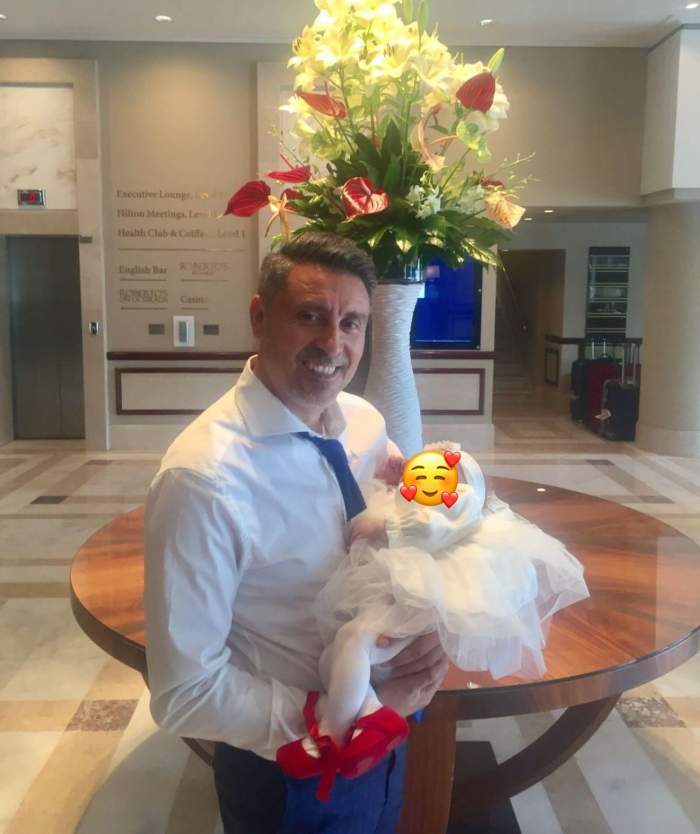 Alexandru Sautner își ținea în brațe fiica